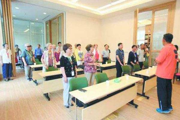 ����һ�w�C�Ɍ��F��N�����w�C�z�y